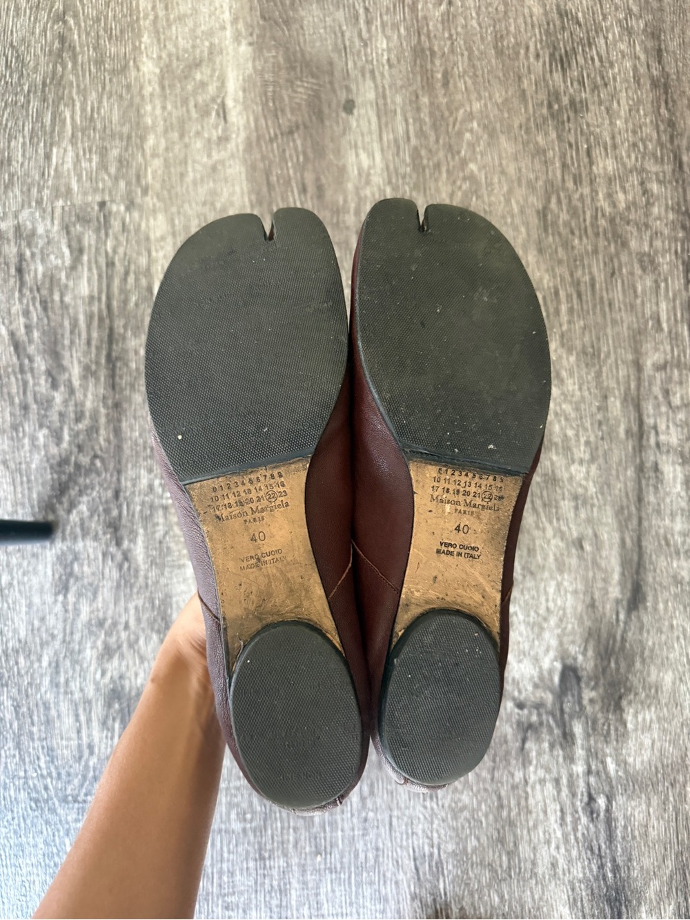Maison Martin Margiela Split-Toe Ballet Flats in Burgundy Brown - Picture 4 of 6